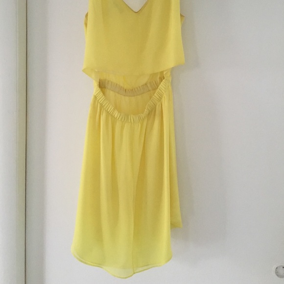 Yellow BCBG Dress size XS - Picture 3 of 3